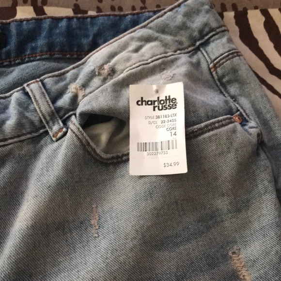 Ripped Jeans - Picture 2 of 3